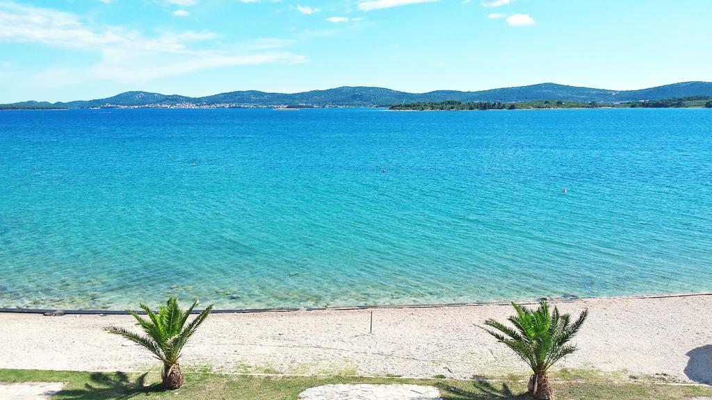 Beach Apartment Sveti Filip i Jakov Exteriör bild