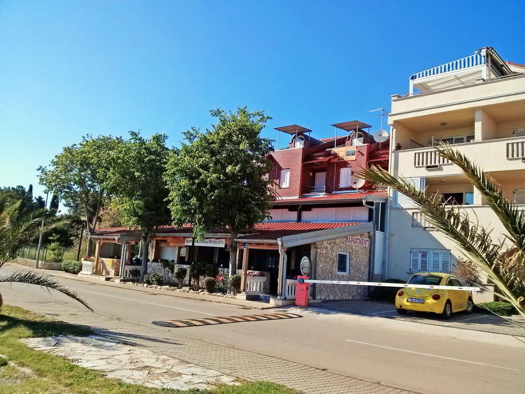 Beach Apartment Sveti Filip i Jakov Exteriör bild